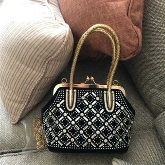 Handbags - NWOT Elegant Night Hand Bag /Crossbody